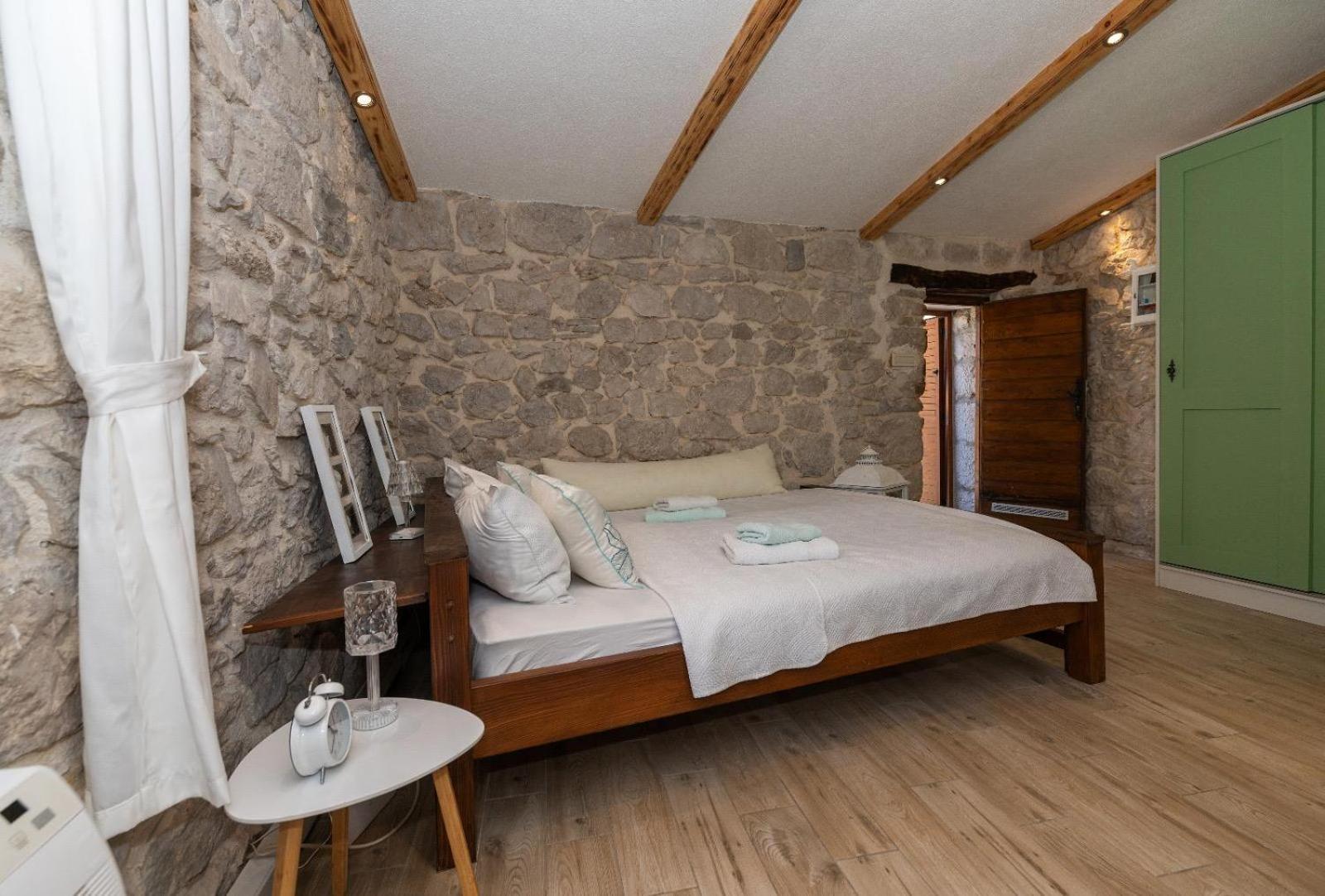 Lidija Holiday home Makarska